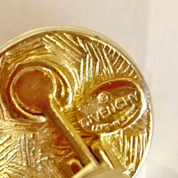 GIVENCHY Vintage 80s Logo Earrings Faux Pearl Clip On Earrings - Picture 4 of 5